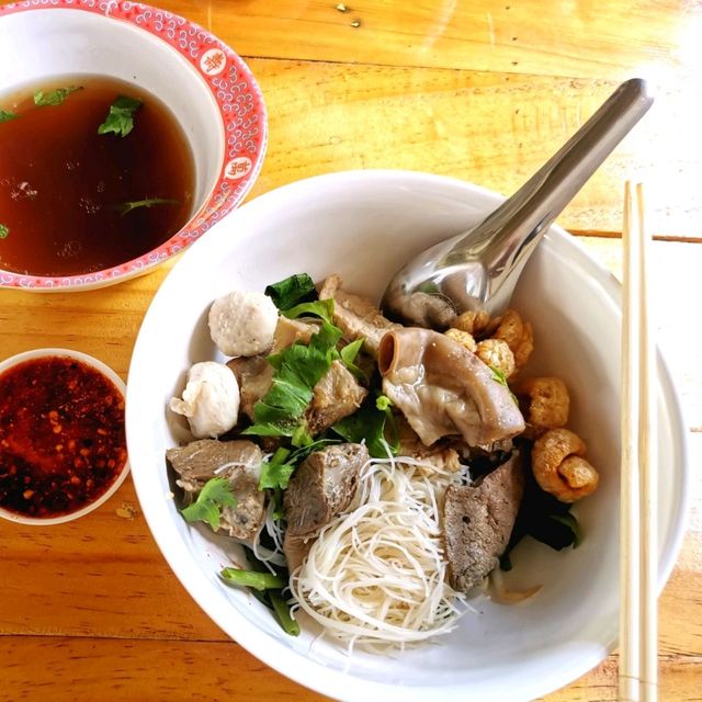 บังเอิญเจอ สุดยอดก๋วยเตี๋ยว​หมูตุ๋น 🍜