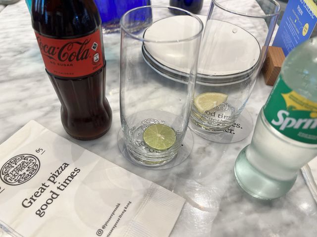 親子餐廳感覺嘅Pizza Express