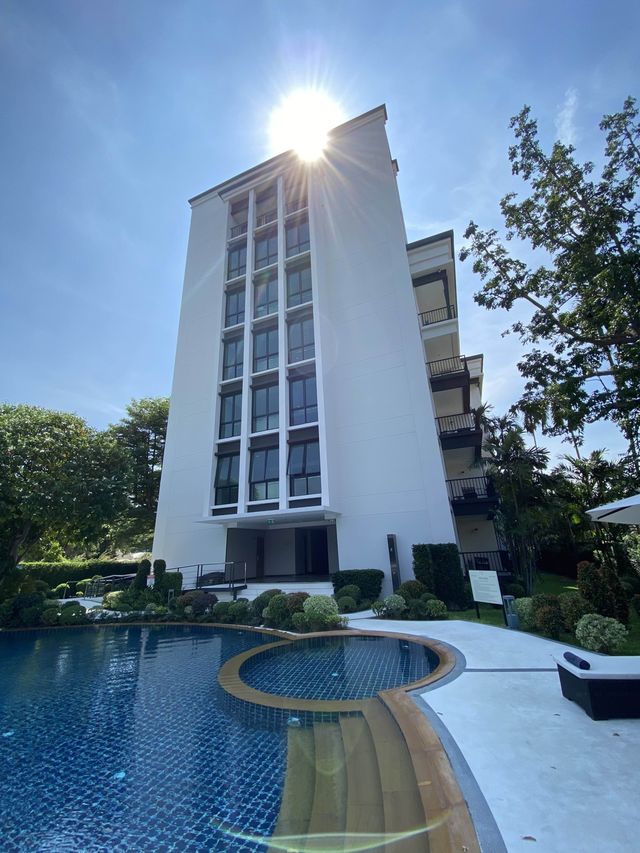 Manhattan Pattaya Hotel ทันสมัย เรียบหรู ดูดี