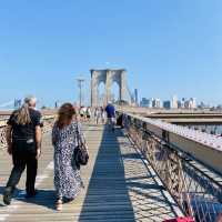布魯克林大橋 Brooklyn Bridge 橫跨紐約百年地標懸索橋！ 