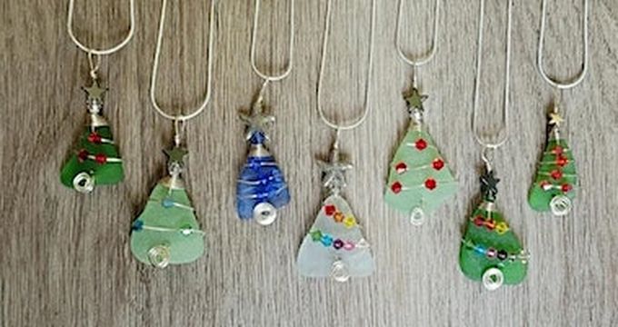 Holiday Tree-Under-the-Sea Glass Wire Wrap with Marine Life Charm | Barrier Island Sanctuary