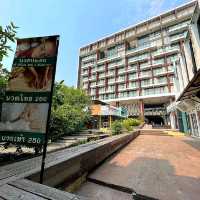 ทางเท้าสไตล์ทางขึ้น-ลง สถานีรถไฟใต้ดินแบบญี่ปุ่น