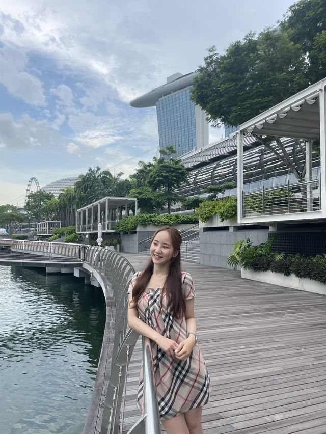 싱가포르의 도시적 풍경을 즐길 수 있는 마리나베이샌즈🏙