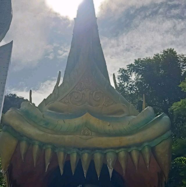 กราบขอพร 