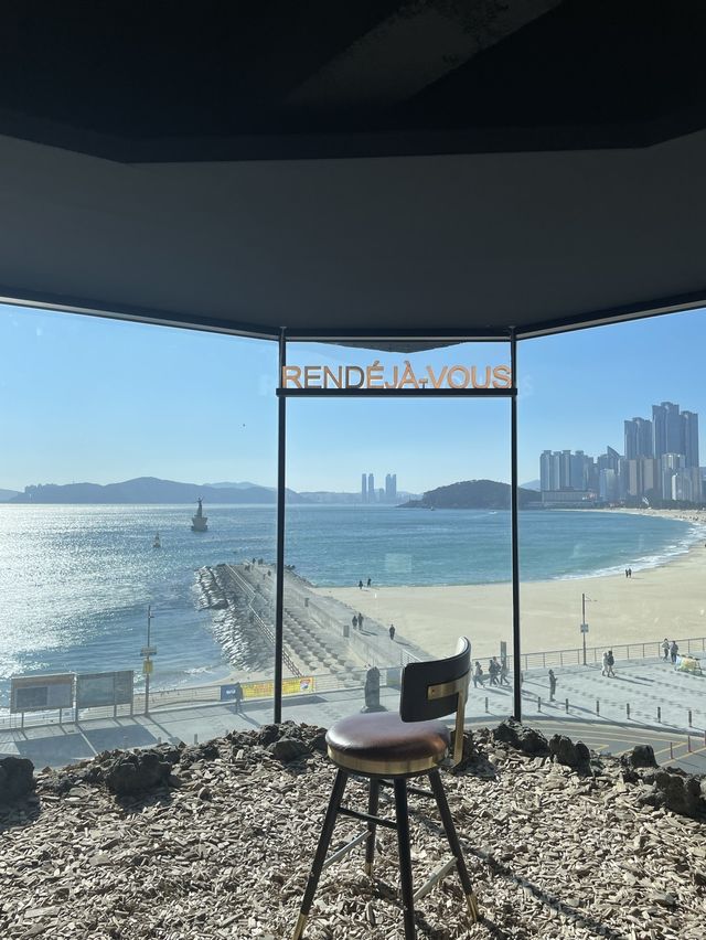 해운대가 한눈에 보이는 핫한 오션뷰 카페🌊 <랑데자뷰>