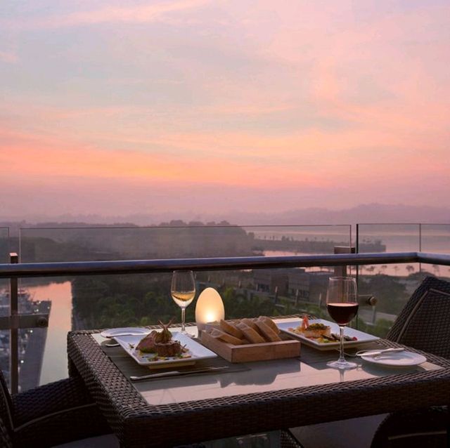 Nice resort like hotel away from crowds with 