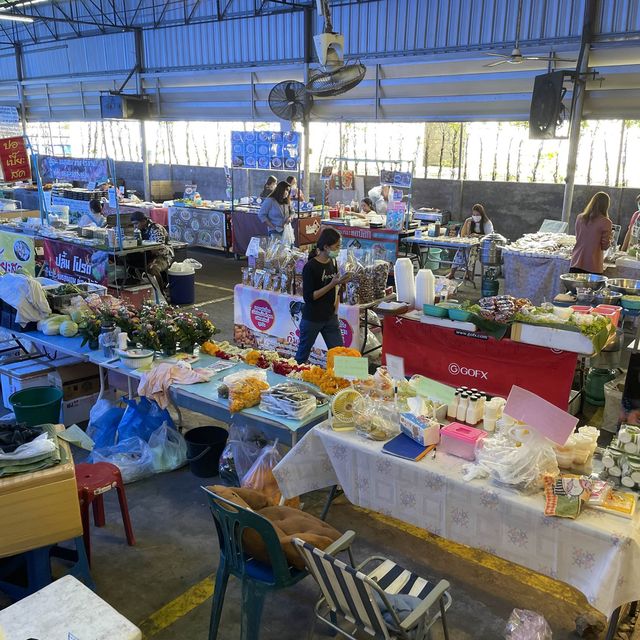 Daytime Market with Local Food and Coffee