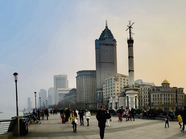 DAYLIGHT VIEW OF THE BUND
