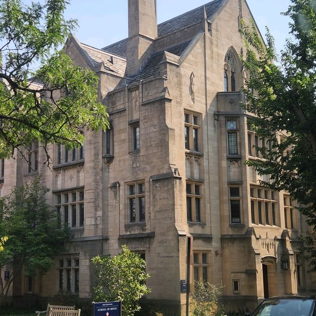 พาไปทัวร์ Yale University 