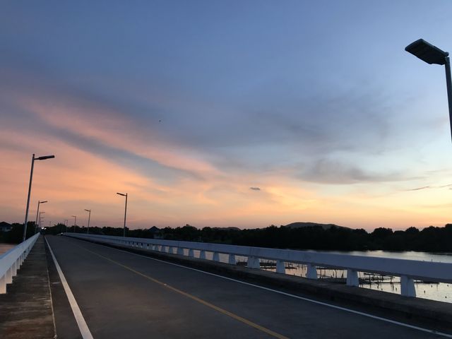 สะพานวิวดี ที่บางสระเก้า