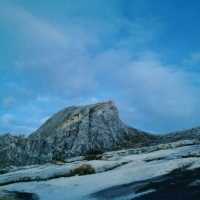 Tinggi tinggi Gunung Kinabalu 