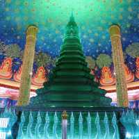 バンコクの幻想的すぎる寺院🌌