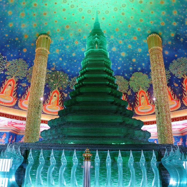 バンコクの幻想的すぎる寺院🌌