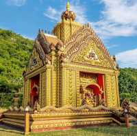 วัดเขากะโหลก ริมทะเลปราณบุรี จ.ประจวบคีรีขันธ์