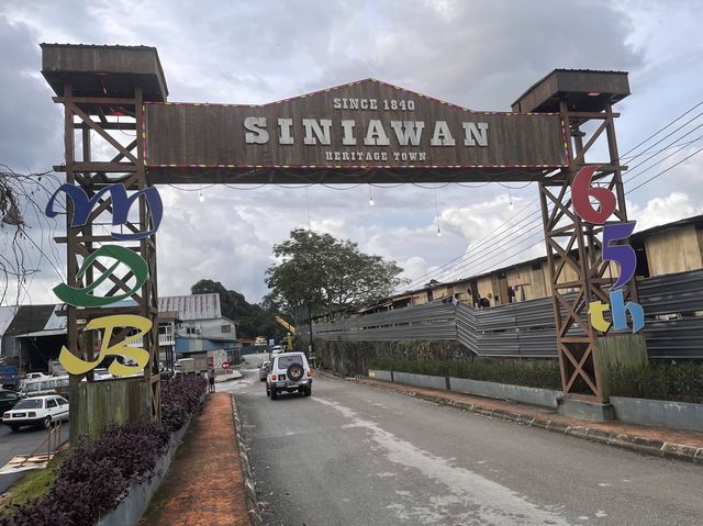 Siniawan Night Market