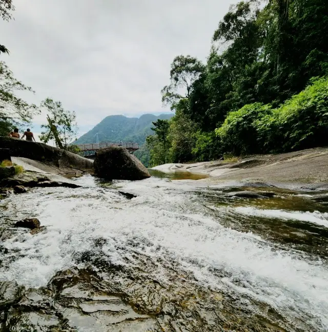 Seven Wells/Telaga Tujuh(Té-la-gae tue-jouh)