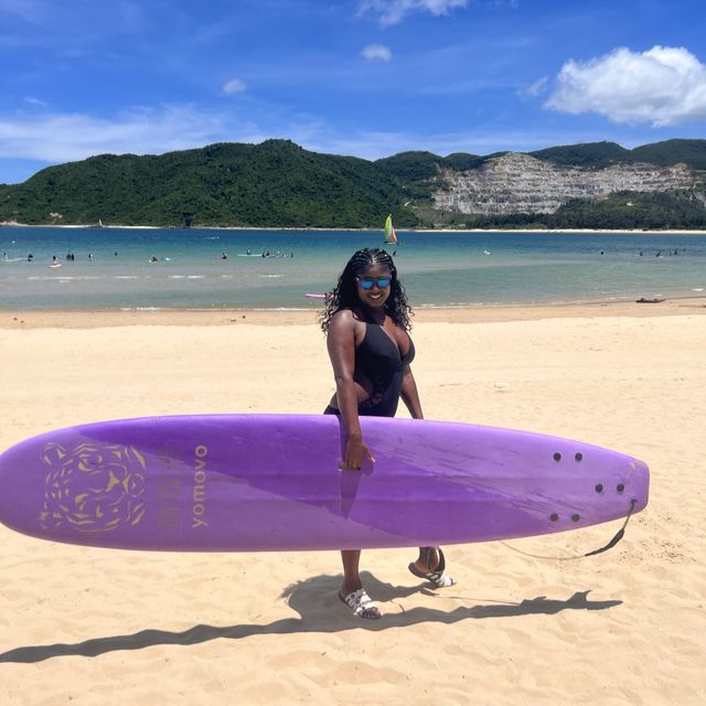 Chillin 😎and Surfin 🏄‍♂️ at Houhai Bay 