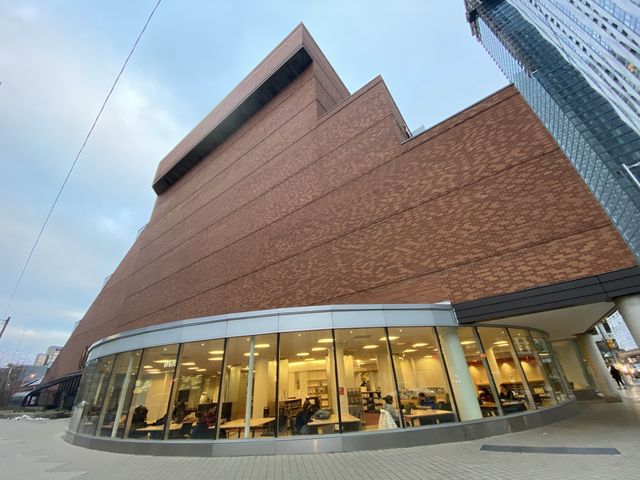 Toronto Public Library 789 Yonge Street