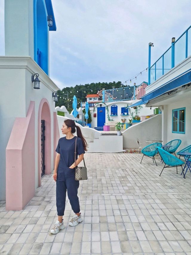 그림같은 하늘과 바다가 맞닿은 산토리니풍 카페 도어스⛵️