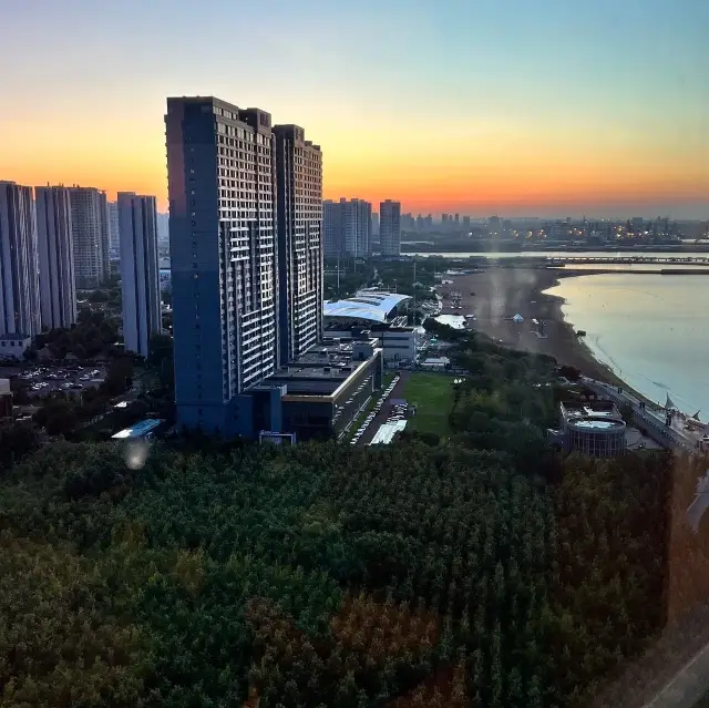 A Seaside City - Qinhuangdao 