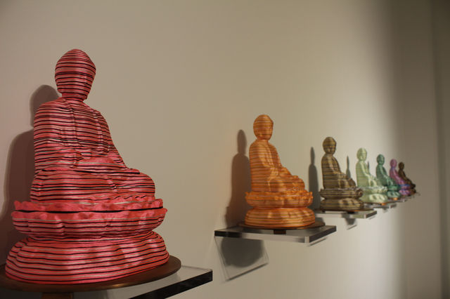 Enjoy shopping and art 