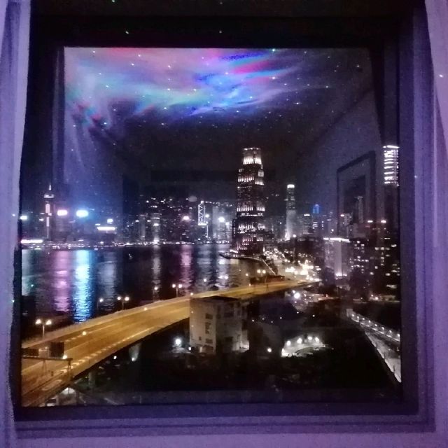  擁有超靚夜景可望尖沙咀同香港嘅酒店