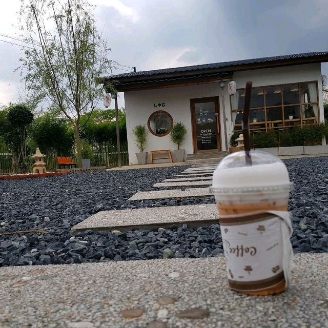 คาเฟ่ ทางไปวัดหลวงปู่สรวง ต.ห้วยตามอญ อ.ภูสิงห์ 