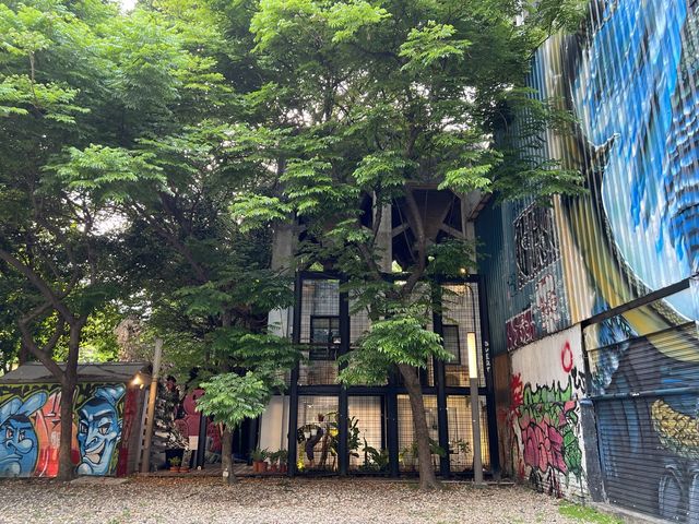 西門町特色街景：美國街，充滿特色塗鴉造景