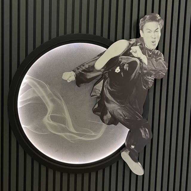 傳奇人物~李小龍! 傳奇人物~李小龍!