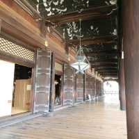 京都府にある荘厳な東本願寺
