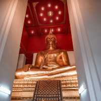 พระพุทธรูปใหญ่หล่อด้วยทองสัมฤทธิ์องค์เดียวในประเทศ