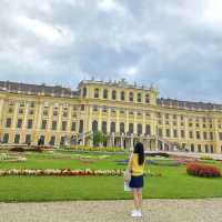 베르사유 궁전과 더불어 유럽에서 가장 화려한 궁전 중 하나