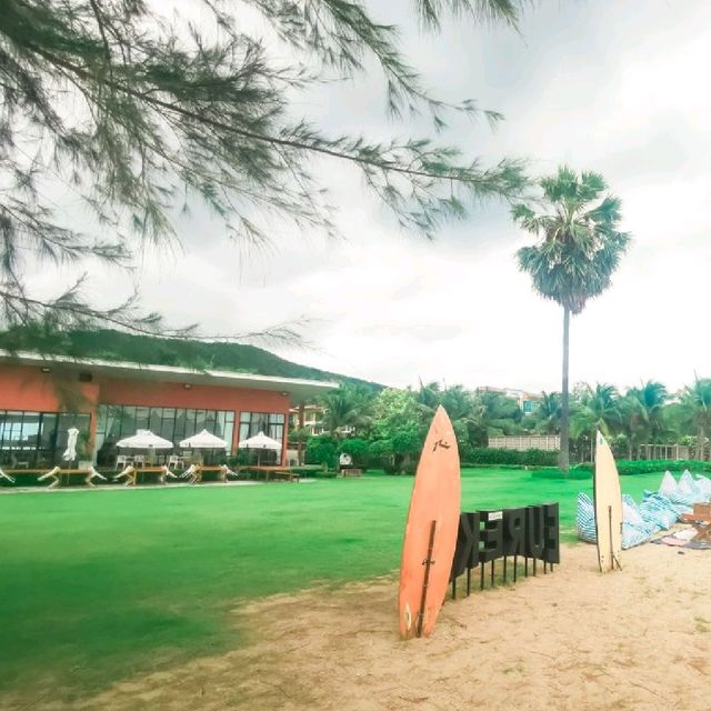 EUREKA  BEACH CAFE' HUAHIN 