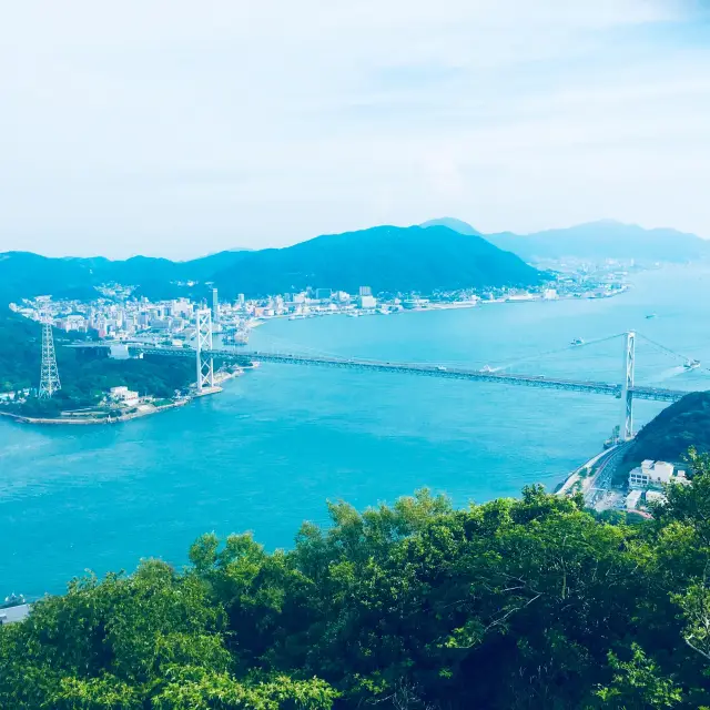 関門海峡　九州と本州を結ぶ　海と橋の絶景