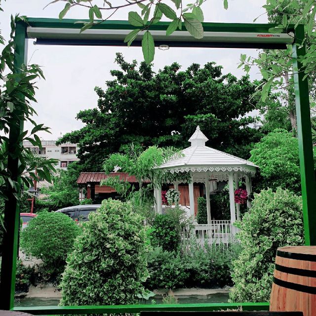 บ้านสวนแสนรัก Garden Cafe' & Restaurant 