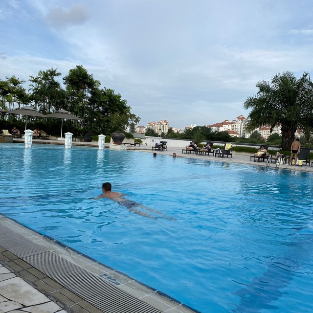 OMG! Deepest hotel pool! 