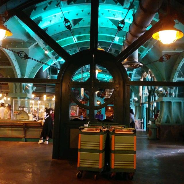 東京ディズニーシーの洞窟レストラン