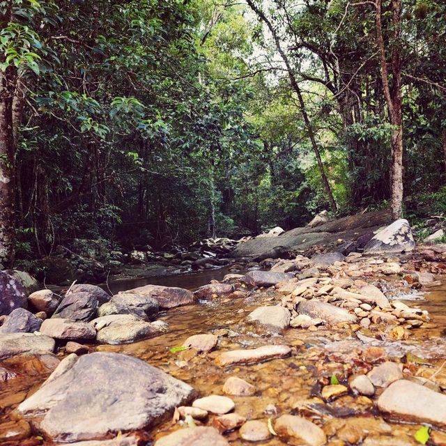 Seven Wells/Telaga Tujuh(Té-la-gae tue-jouh)