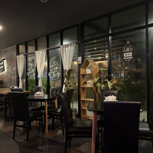 ร้านตู้กาแฟ BOX COFFEE 