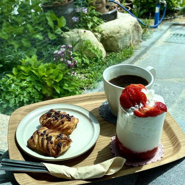정원이 이쁜 카페 ‘아델’