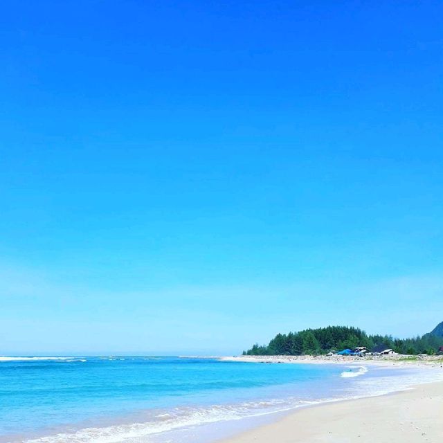 PANTAI LHOKNGA ACEH