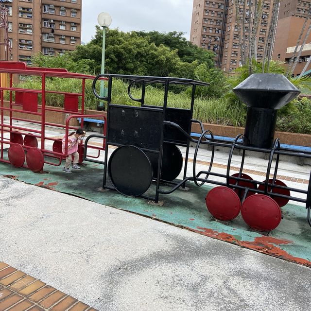 懷舊蒸氣火車頭公園