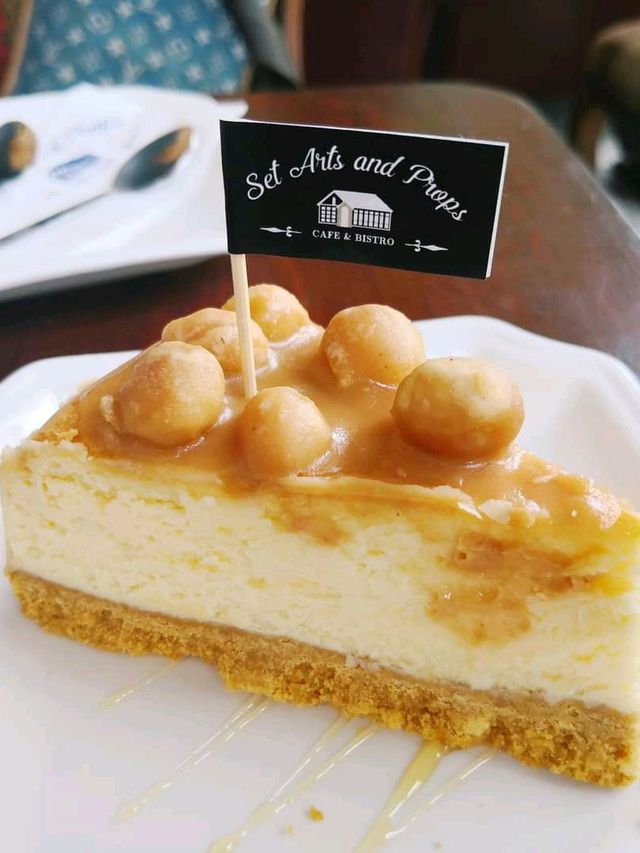 Set Arts and Props Cafe & Bistro 🌹