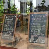 Somsri Eatery สมศรีอาหารไทยๆ