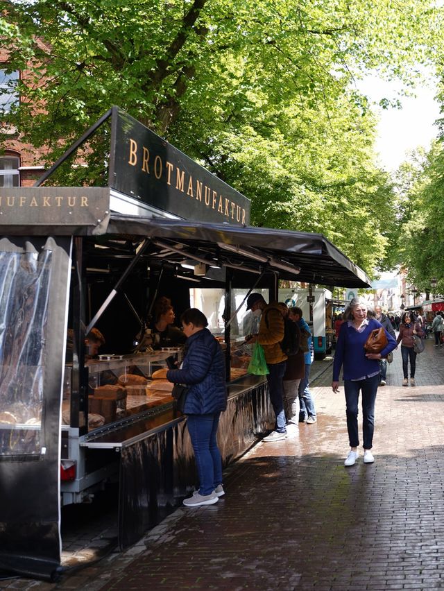 🇩🇪 漢諾威附近的小鎮—Nienburg (Weser) Wochenmarkt 每週市場