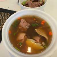 神聖的郭炎松牛羊肉燉湯