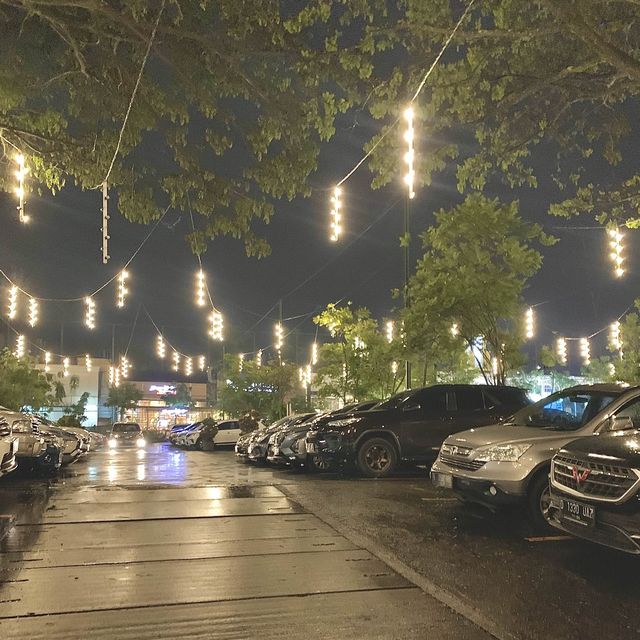 Paris Van Java Christmas