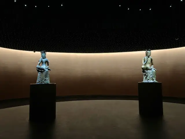 韓国国立中央博物館 半跏思惟像の「思惟の部屋」で瞑想