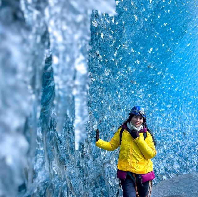 Hang Động Băng xứ Iceland