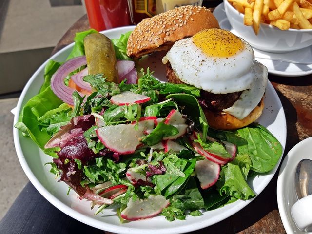 Brooklyn의 대표적인 브런치 맛집, Five leaves